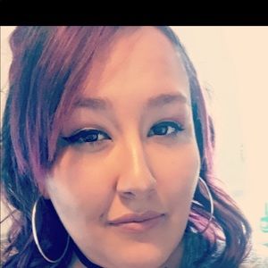 Meet your Posher, Alexia